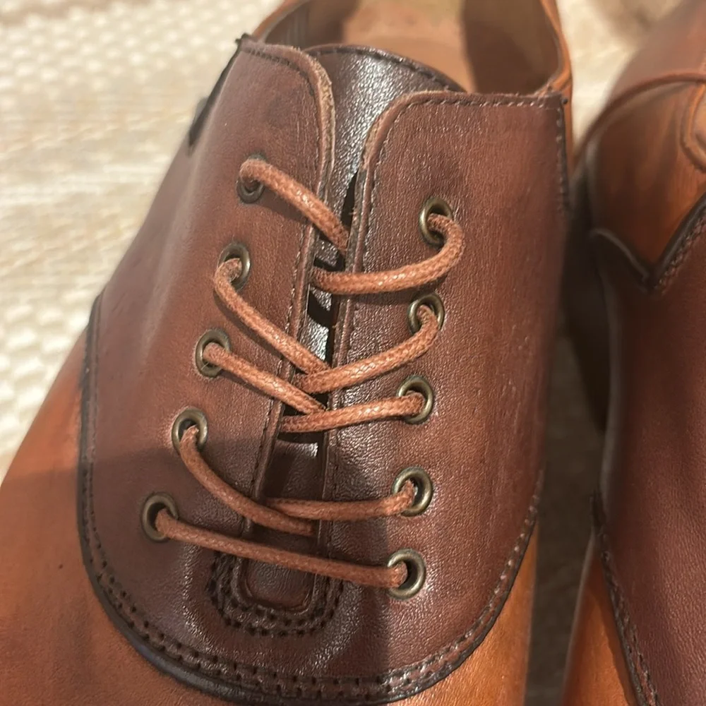 Johnson & Murphy Dual‎ Color Leather Oxfords